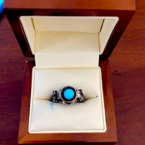 Sterling silver ring with turquoise center stone